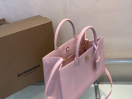 HBC - Burberry Bag - 441 Fashion