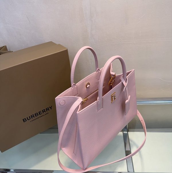 HBC - Burberry Bag - 441 Fashion